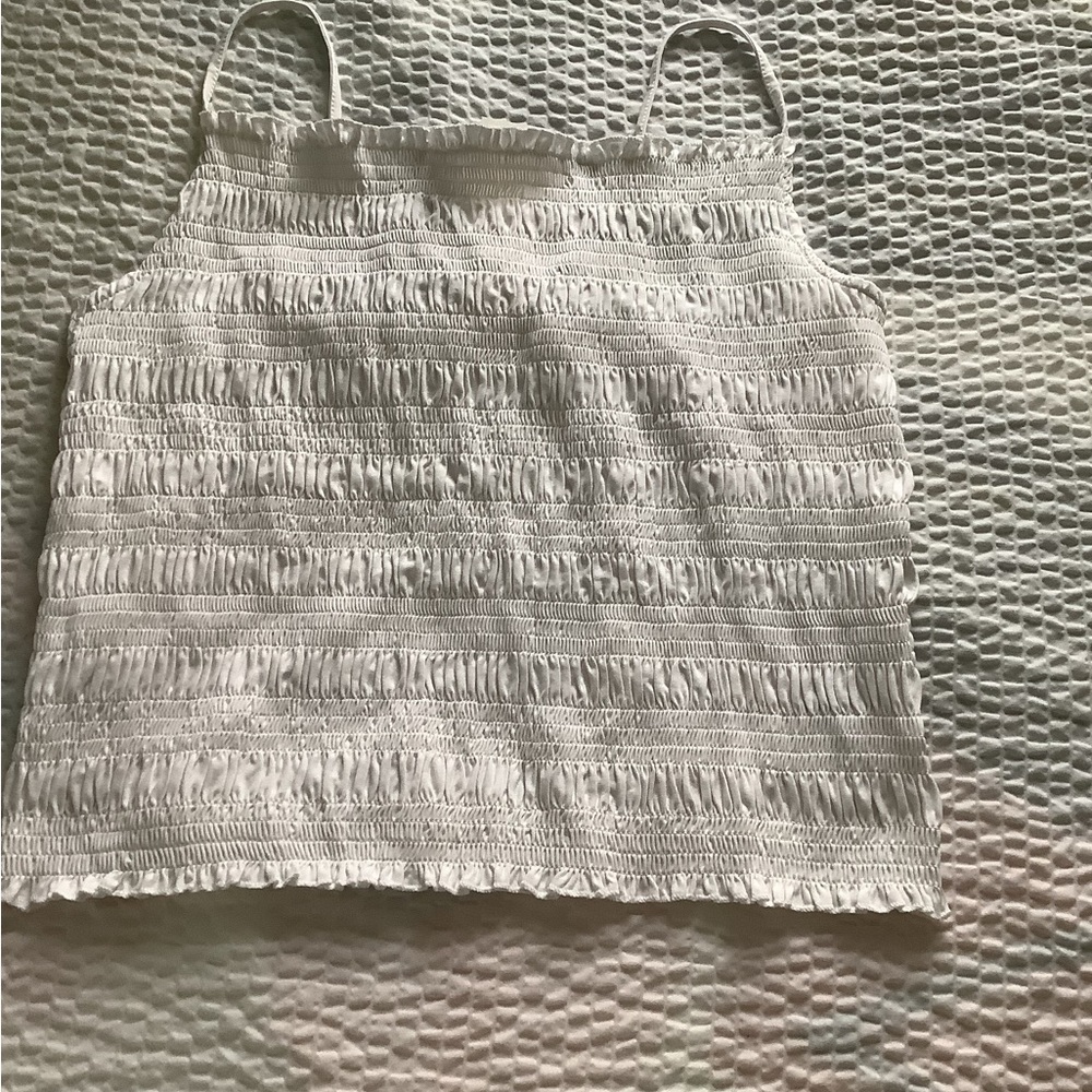 (NWT)Women’s White Smocked Tank Top